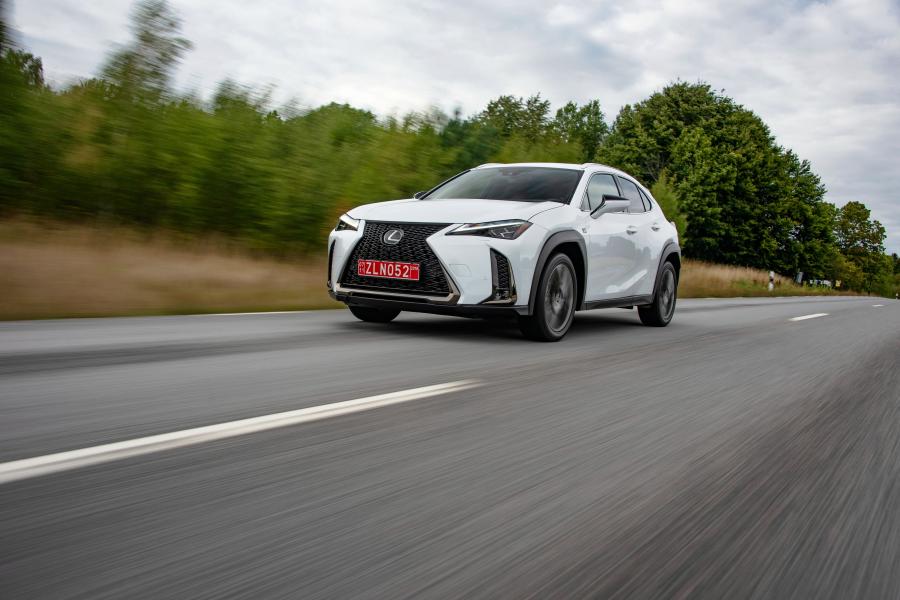  Lexus UX200 F-Sport 2018 года  (WW) (фото 20 из 32)